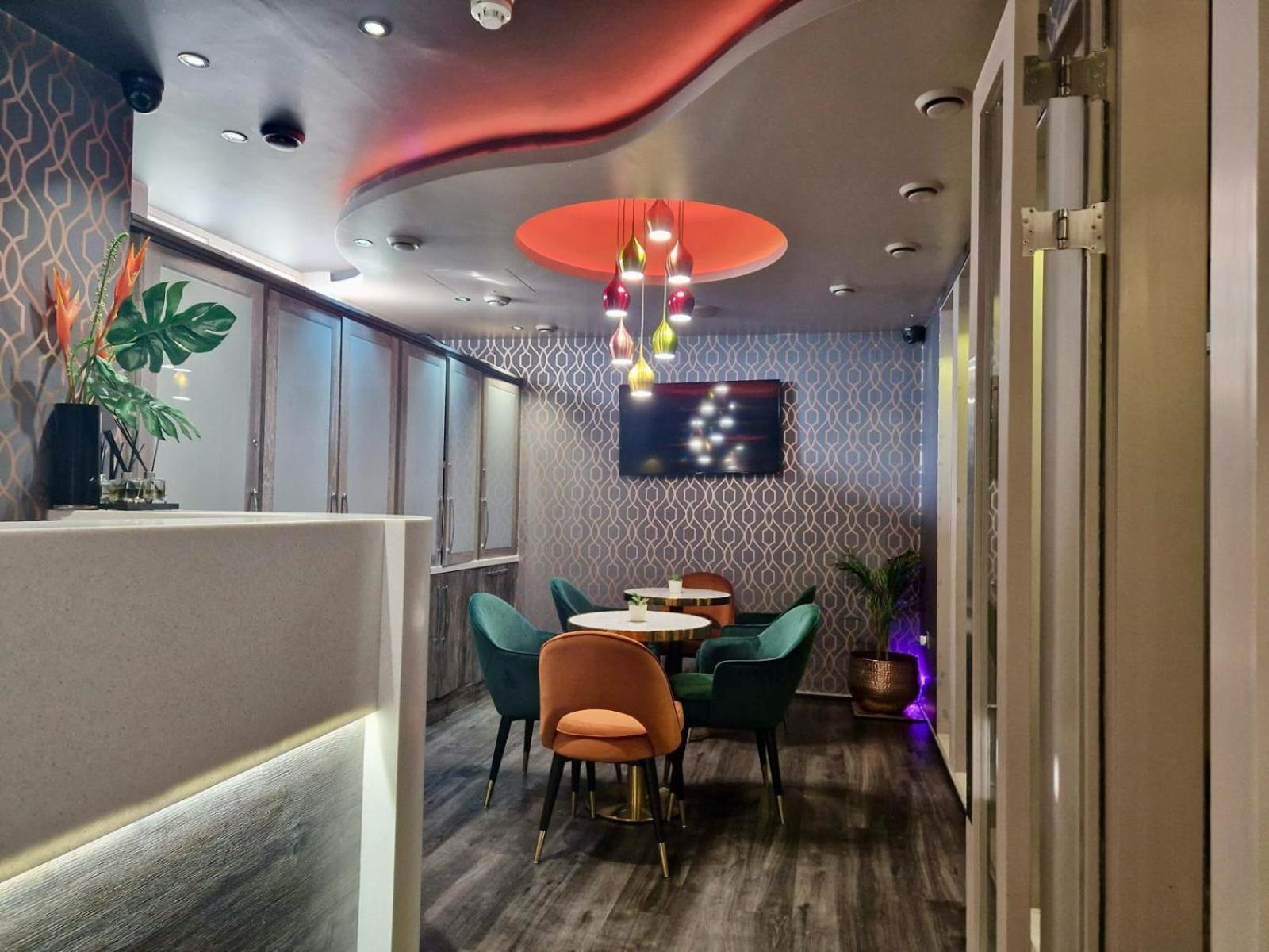 London Court Hotel Экстерьер фото