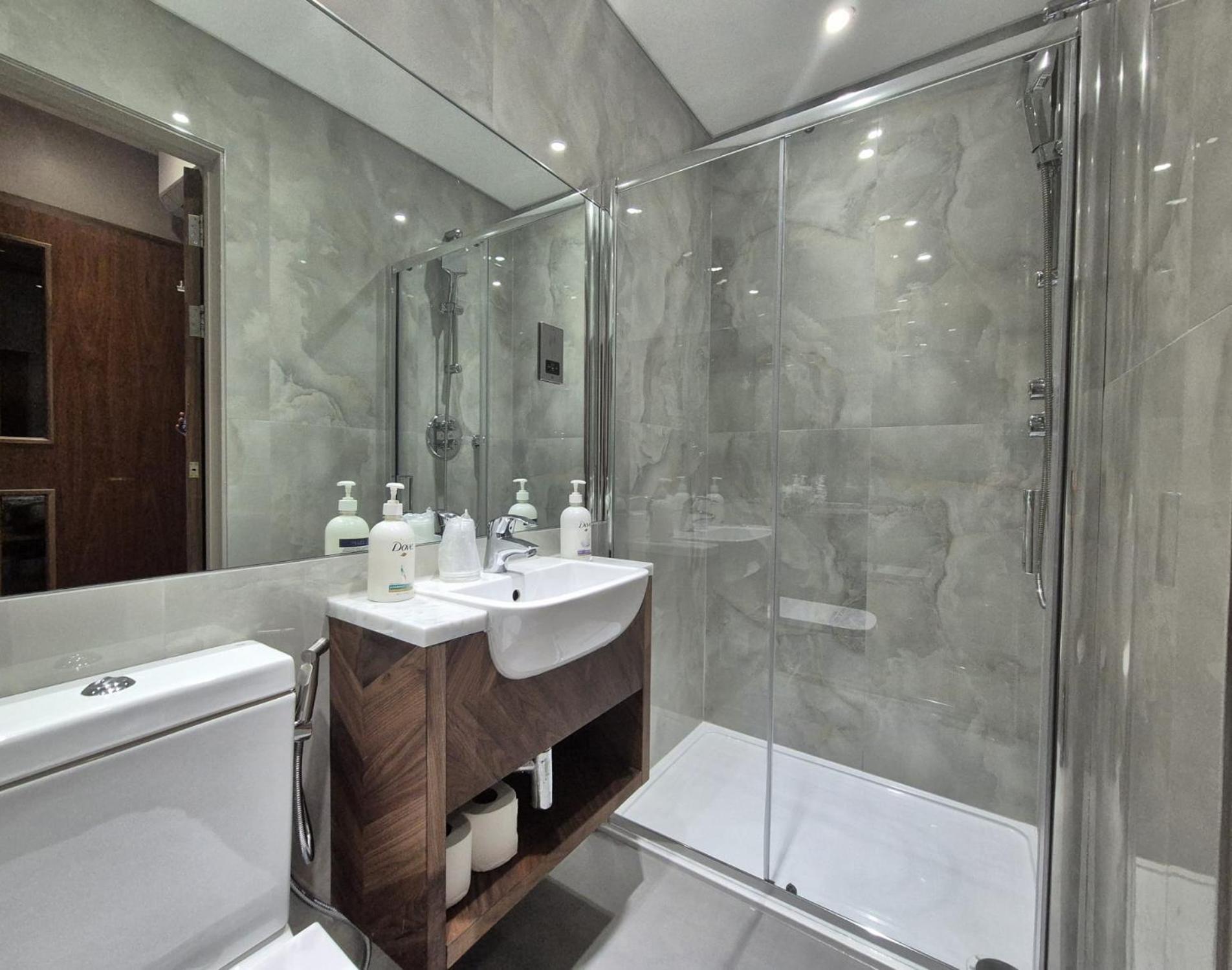 London Court Hotel Экстерьер фото