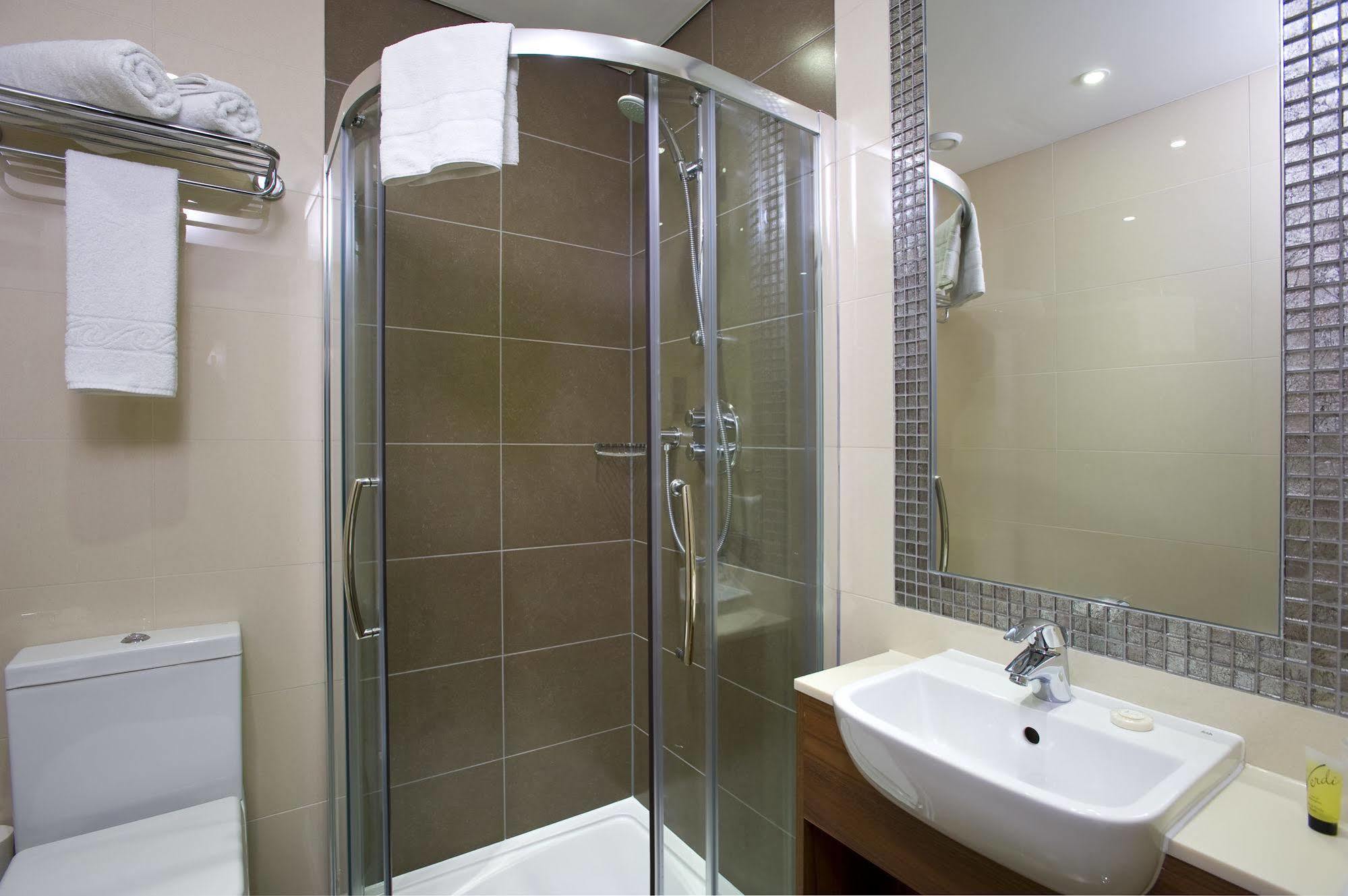 London Court Hotel Экстерьер фото