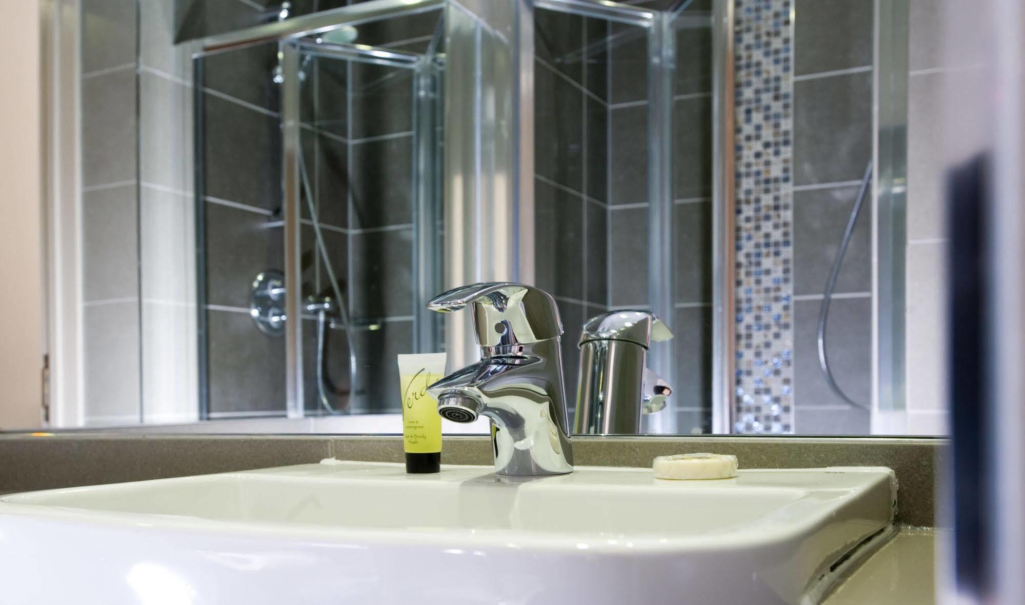 London Court Hotel Экстерьер фото