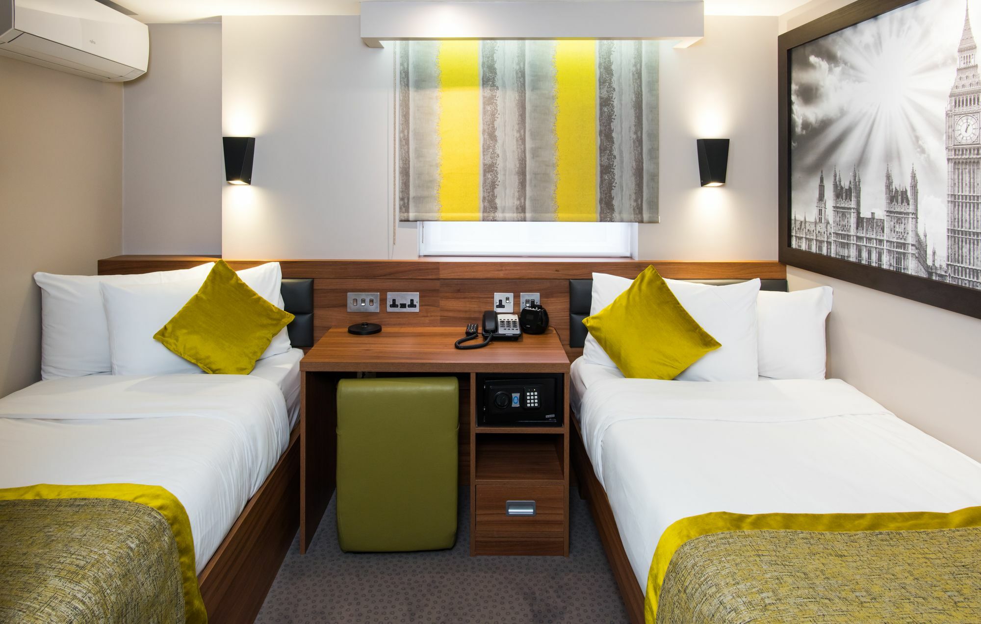 London Court Hotel Экстерьер фото